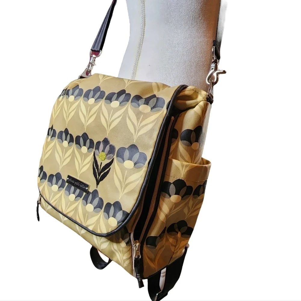 Petunia‎ Pickle Bottom diaper bag backpack. Multiple ways to carry.